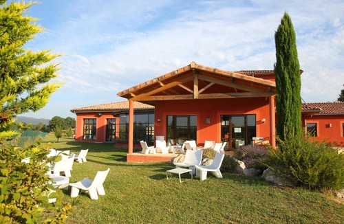 Chateauneuf-sur-Isere Hotel | Vacancéole - Le Domaine du Lac