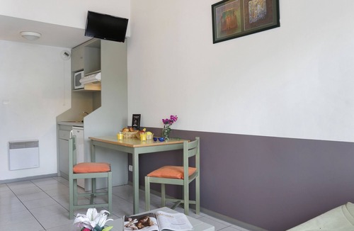 Merville Hotel | Vacancéole - Resid'price