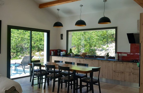Saint Alban Auriolles Villa | Vacances de rêve au milieu des cigales VILLA avec piscine proche Vallon