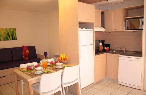 Saint-Cyprien Plage Apartment | Vacances proche de la Plage! Appartement avec accès piscine