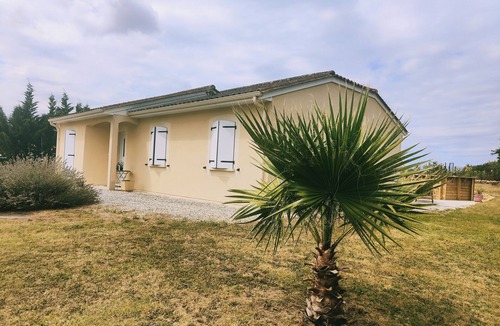 Saint-Aubin-de-Lanquais House | Vacation home