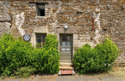 Saint-Juire-Champgillon House | Vacation Home "Gîte - Vent Dé Zen" with Private Terrace