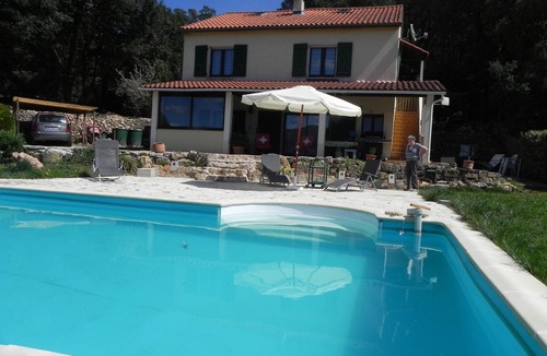Villemagne-l'Argentiere Apartment | Vacation apartment in private villa with pool