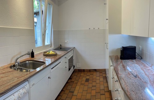 Ranzo Apartment | Vacation apartment with large panoramic terrace and direct lake access