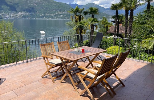 Ranzo Apartment | Vacation apartment with large panoramic terrace and direct lake access