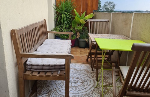 Les Platanes Condo | Vacation apartment 10 minutes from the beach by car