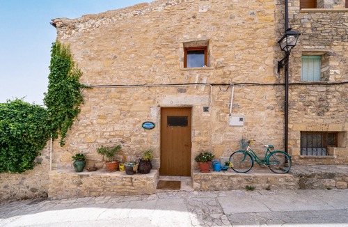 Fores Apartment | Vacation Apartment El Mirador del Cel 2 with Mountain View, Wi-Fi & Garden