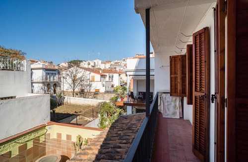 Canet de Mar Apartment | Vacation Apartment "Playa de Canet 1" with Balcony and Wi-Fi