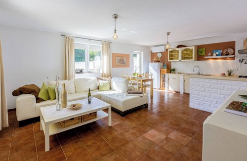 Tribalj Apartment | Vacation apartment for 4 people with swimming pool and quiet location