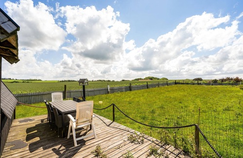 Snedsted Apartment | Vacation apartment on a disused estate with a small animal farm and in a quiet environment.
