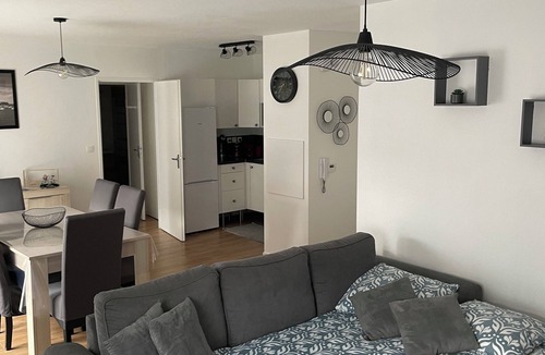Chateau-Malo Apartment | Vacation apartment with parking