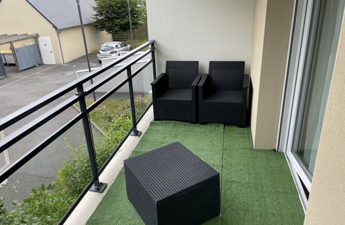 Chateau-Malo Apartment | Vacation apartment with parking