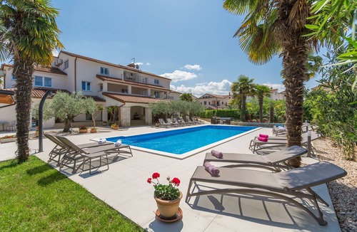 Mali Maj Apartment | Vacation apartment with pool (60m2), 4 persons, garden, air-conditioned,barbecue