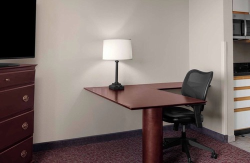 East Lake Hills Hotel | Vacation At its Finest! Relaxing Studio Suite w/Complimentary Breakfast!