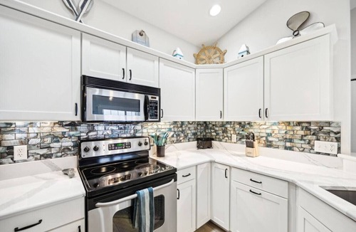 Lake Delton Condo | Vacation Awaits at Delton Grand