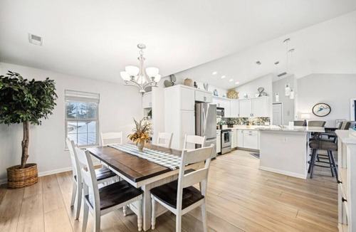 Lake Delton Condo | Vacation Awaits at Delton Grand