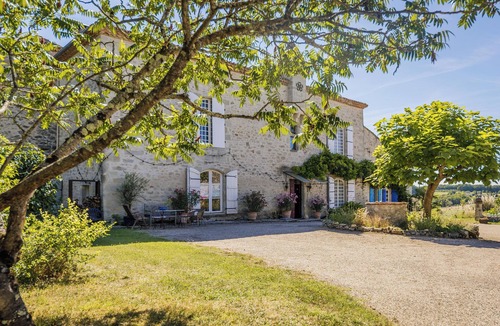 Villeneuve-sur-Lot House | Vacation Castle Chateau Mondou