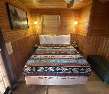 Paluxy House | Vacation Cabin Rental with a Private Hot Tub near Fort Worth, Texas
