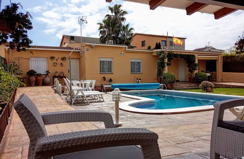 Santa Oliva House | VACATION CHALET with private pool and barbecue.
