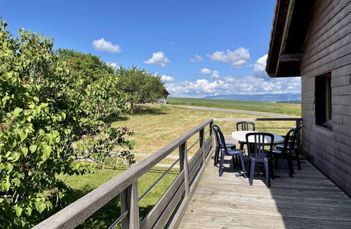 Dompierre House | Vacation cottage in a quiet country setting. Meet alpacas.