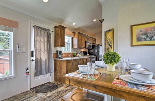 Pleasant Mount Cottage | Vacation Cottage Getaway Fields in Bloom