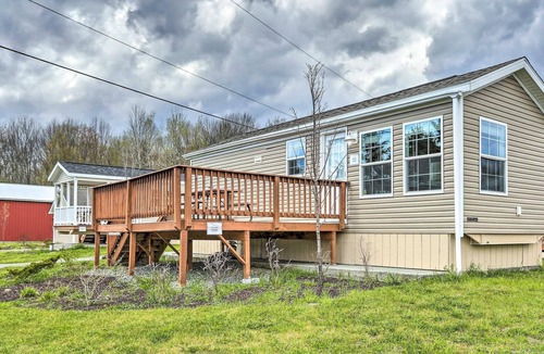 Pleasant Mount Cottage | Vacation Cottage Getaway Fields in Bloom