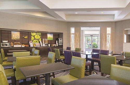 Guasti Apartment | Vacation Day Is Always A Great Idea! Enjoy Comfortable unit and Free Parking!