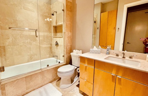 Downtown Austin Condo | Vacation Downtown Austin with hot tub