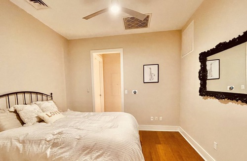 Downtown Austin Condo | Vacation Downtown Austin with hot tub
