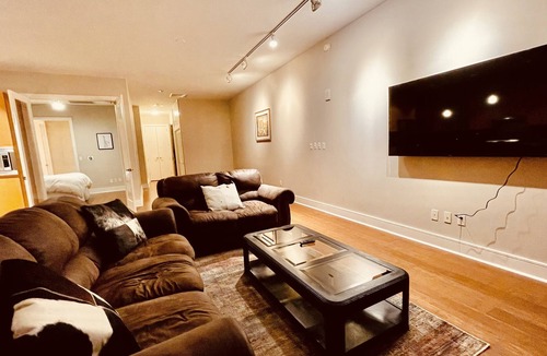 Downtown Austin Condo | Vacation Downtown Austin with hot tub