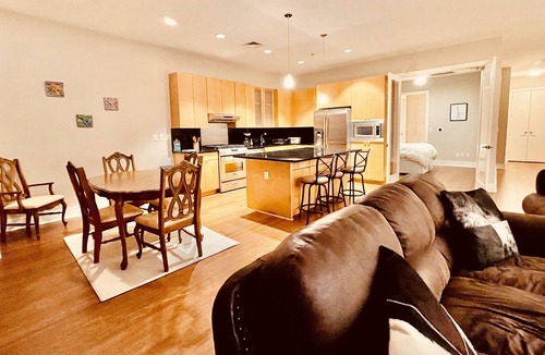 Downtown Austin Condo | Vacation Downtown Austin with hot tub