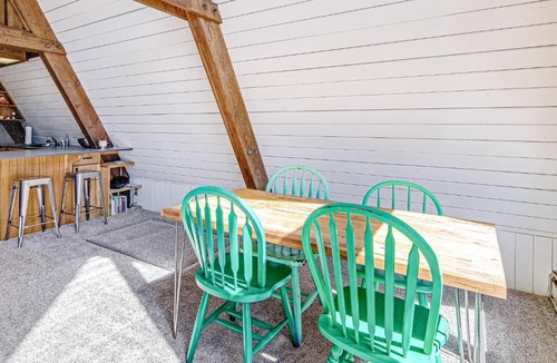 Hyak House | Vacation Elation