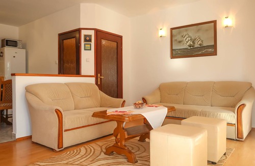 Jadranovo House | Vacation home Mila by Interhome