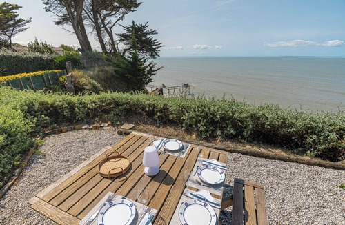 La Bernerie-en-Retz House | Vacation home facing the sea; beach 25m away. Large south-facing garden