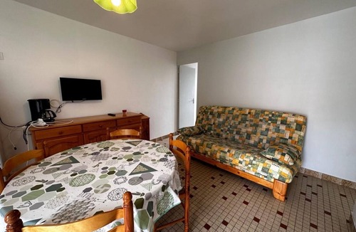 Notre-Dame-de-Monts House | Vacation Home Notre Dame-de-Monts - 4 Pers - Pets Allowed