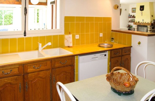 Saint-Paul-en-Foret House | Vacation home Bleue by Interhome