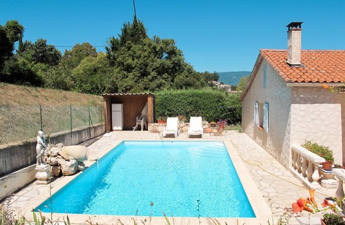 Saint-Paul-en-Foret House | Vacation home Bleue by Interhome