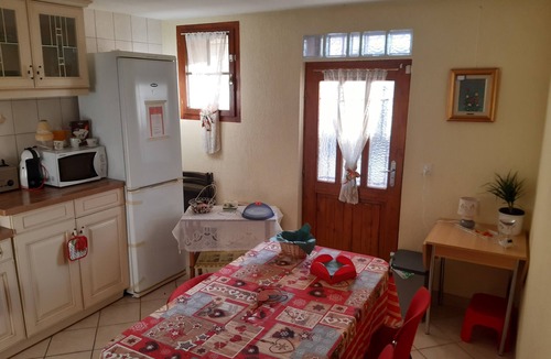 Montreux Apartment | Vacation home 1 minut lake, with parking pay per reservation