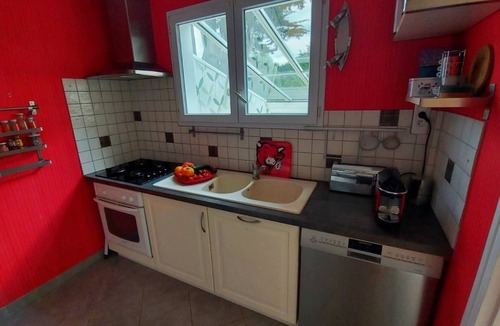 Saint-Coulomb House | Vacation home 2 steps from the beach