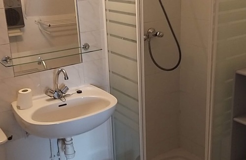 Vic-la-Gardiole House | Vacation home 5 minutes from the sea by car between Sete and Montpellier.