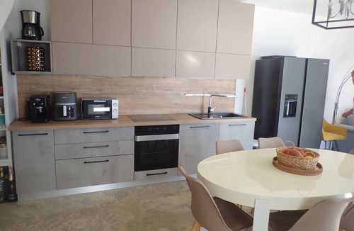 Lukovo Sugarje House | Vacation home Alessandro with whirlpool, directly by the sea