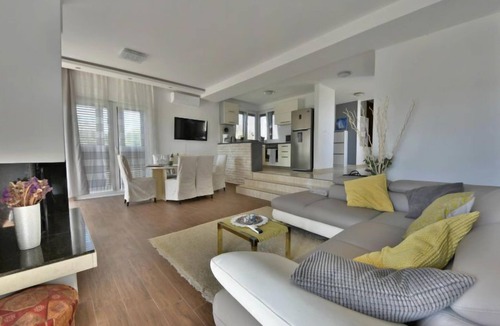 Bibinje House | Vacation home Arbo by Interhome