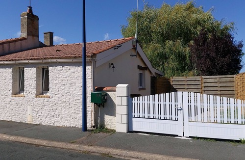 Grues House | Vacation home. Beach-Sea 10 min - LOCAGRUES A
