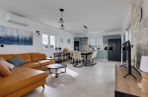 Vrsi House | Vacation home Beyla by Interhome