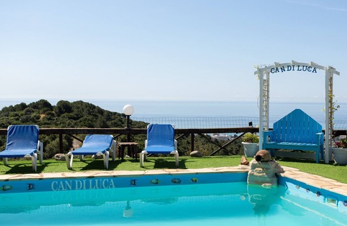 Malgrat de Mar House | Vacation Home "Can di Luca" with Sea View, Pool & Wi-Fi