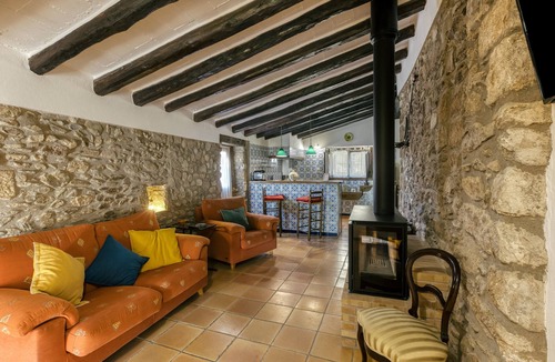Cantallops House | Vacation Home "Can Cortada" with Mountain View, Private Terrace & Barbecue