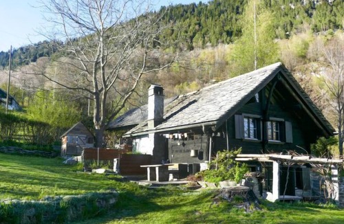 Sobrio House | Vacation home Chalet Bettini in Sobrio - 4 persons, 1 bedrooms