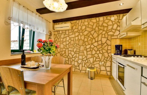 Selce House | Vacation home Divna by Interhome