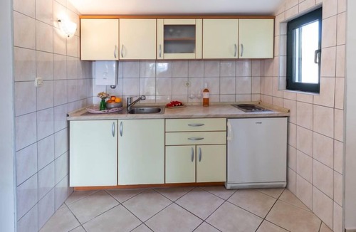 Komarna House | Vacation home Dubra by Interhome