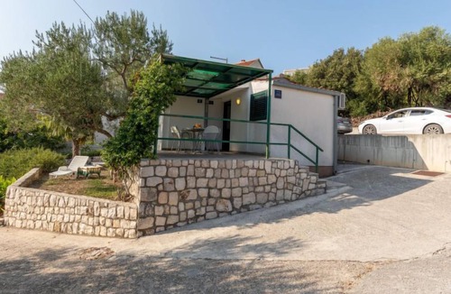 Komarna House | Vacation home Dubra by Interhome